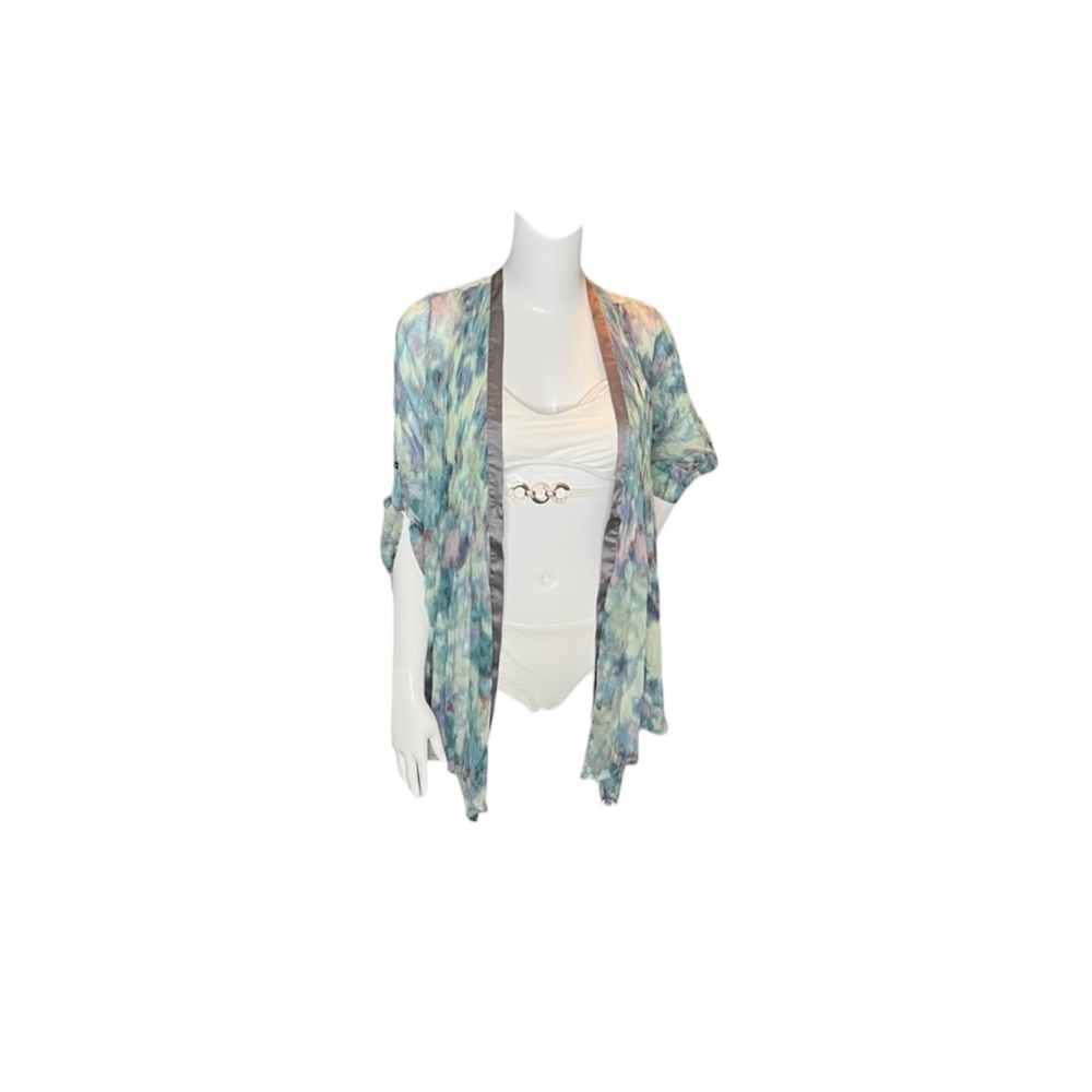 𝐄𝐋𝐈𝐙𝐀𝐁𝐄𝐓𝐇 𝐀𝐍𝐃 𝐉𝐀𝐌𝐄𝐒 Sheer watercolours cardigan/blouse